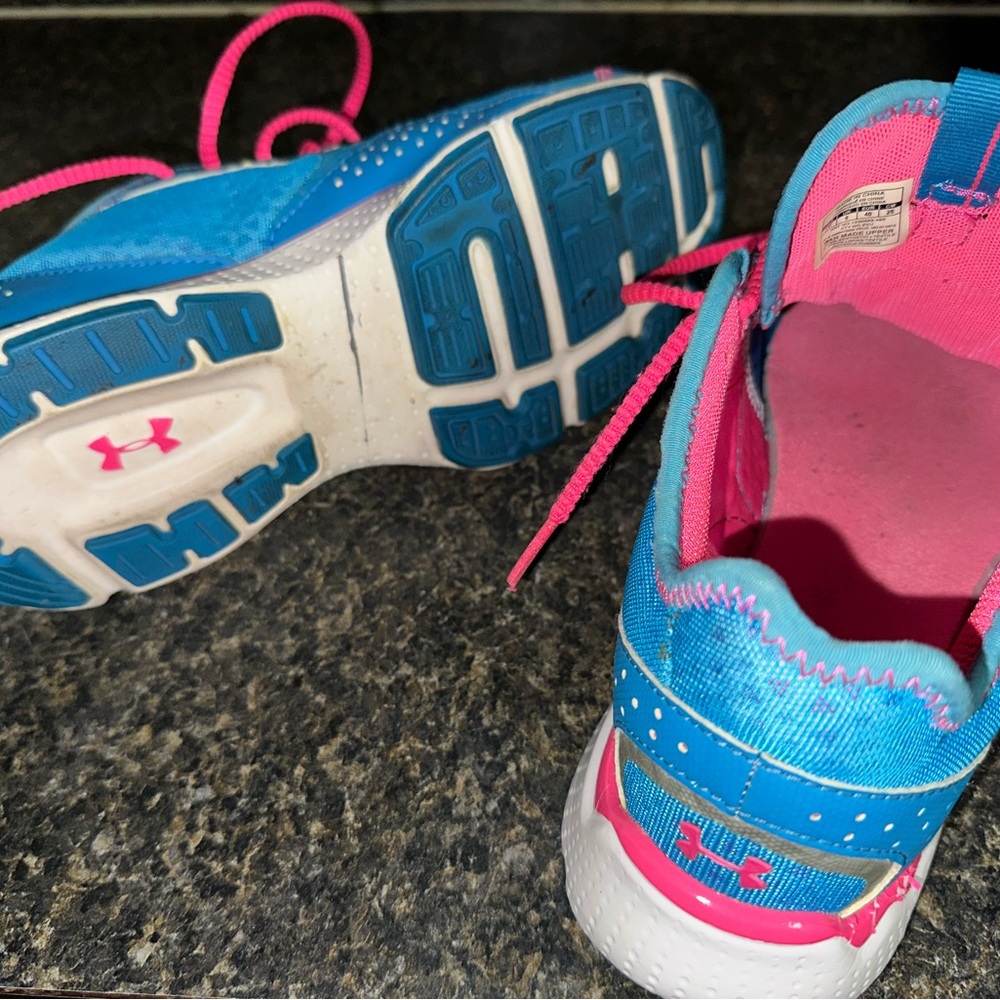 Under Armour Sneakers - Picture 6 of 6